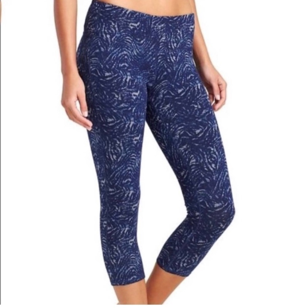 Athleta Blue Zebra Mid Rise Animal‎ Print Athletic Chaturanga Cropped Leg